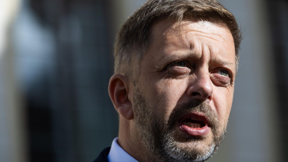 Problém pro Rakušana. SPD mu může překazit cestu do vedení Sněmovny